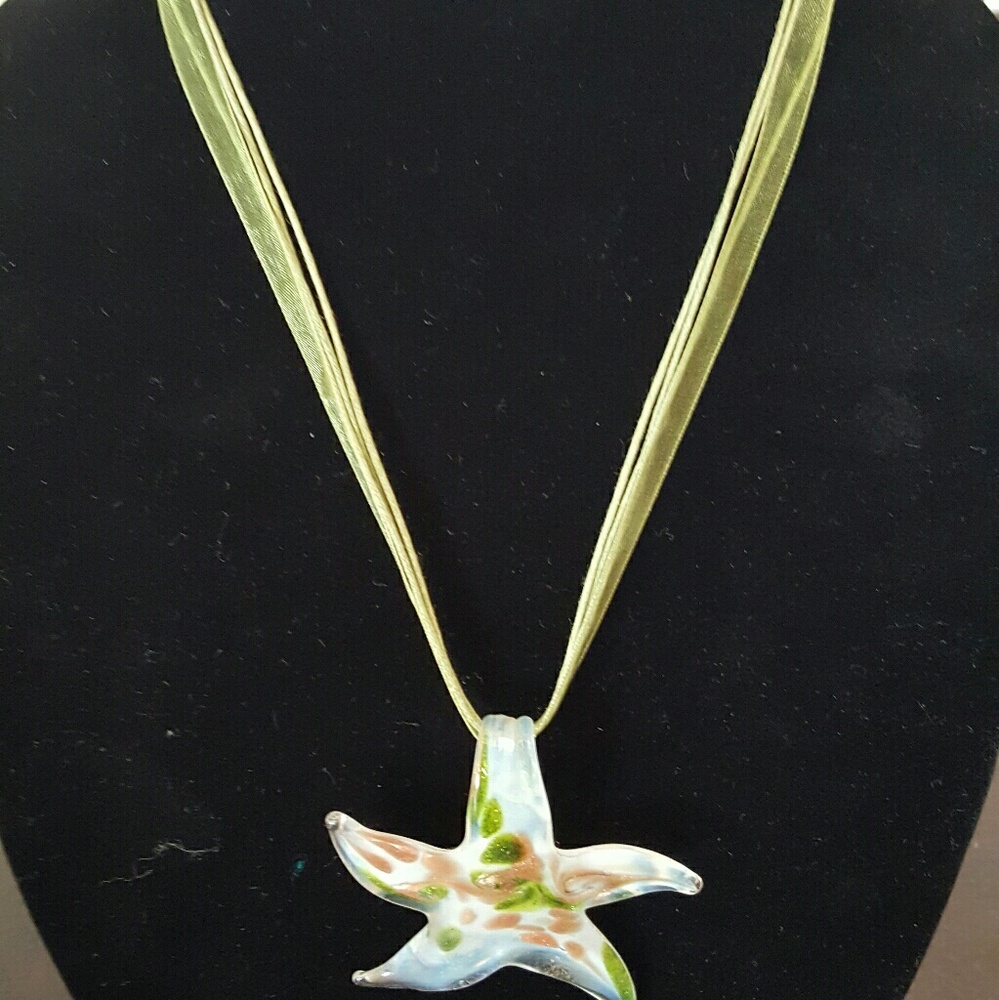 Glass star necklace
